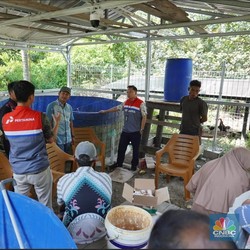 Kilang Pertamina Kenalkan Teknologi Bioflok ke Nelayan