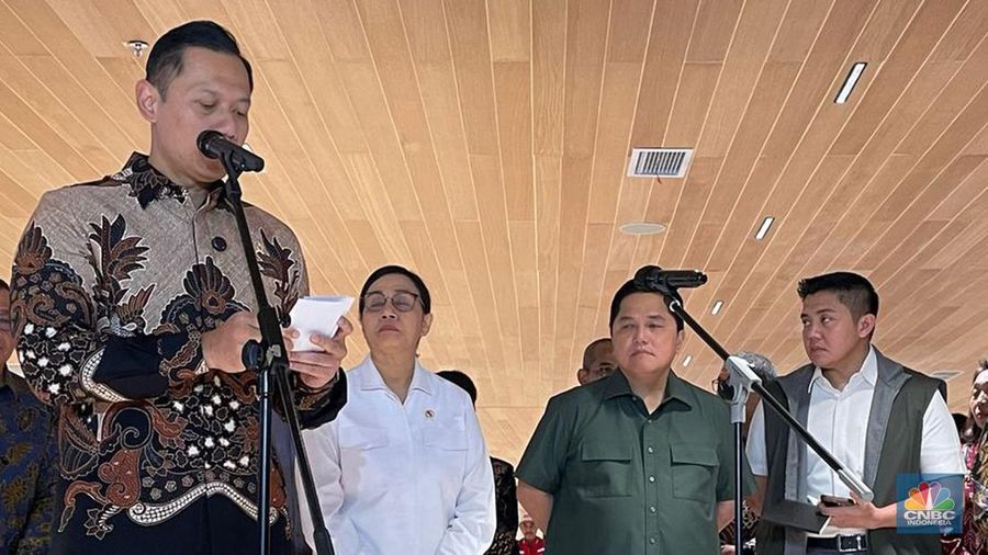 Konferensi pers penurunan harga tiket pesawat di Bandara Soekarno-Hatta, Sabtu (1/3/2025). (CNBC Indonesia/Shania Alatas)