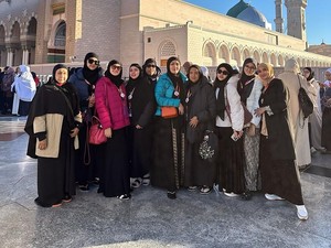 Rezeki Lain Natalie Sarah Usai Harap Bertemu Sosok Mirip Mendiang Ibu saat Umrah