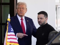 Setelah Cekcok dengan Trump, Zelensky Disambut Hangat PM Inggris