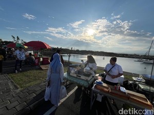Berburu Takjil di Pantai Marina Boom Banyuwangi