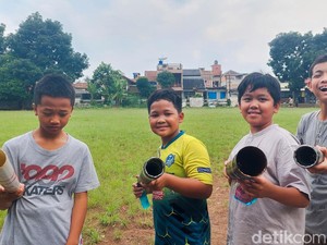 Keseruan Bocah Cimahi Ngabuburit Sambil Perang Meriam Spirtus