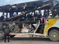 Kecelakaan Maut 2 Bus 