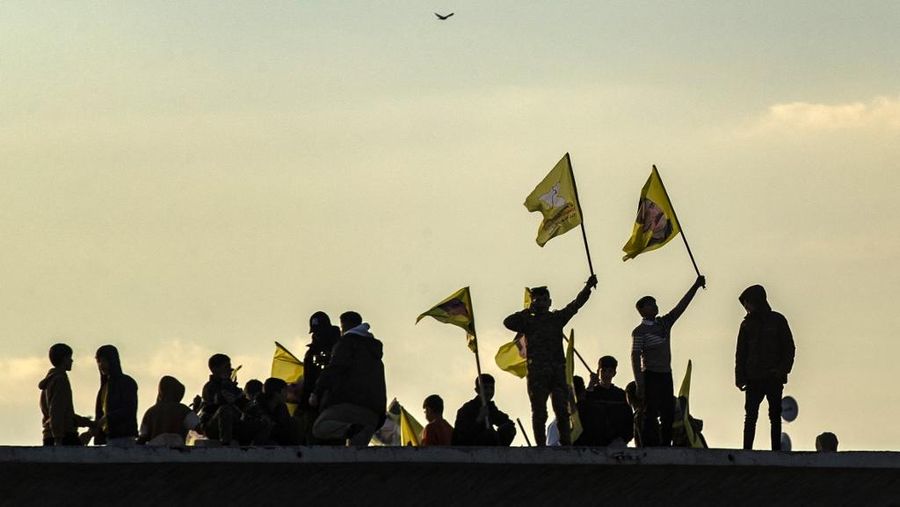 Militan Kurdi mengumumkan gencatan senjata dengan Turki menyusul seruan penting dari pemimpin Partai Pekerja Kurdistan (PKK) yang dipenjara, Abdullah Ocalan, yang meminta kelompok itu membubarkan diri. (Photo by Delil SOULEIMAN / AFP)