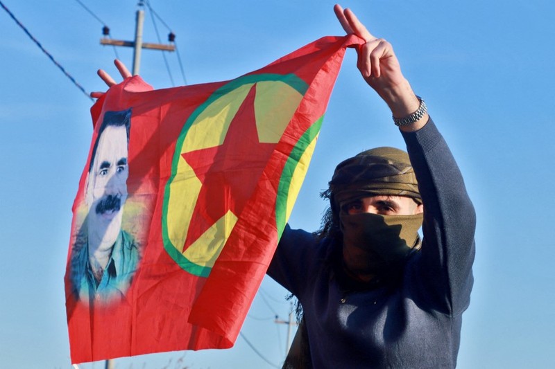 Militan Kurdi mengumumkan gencatan senjata dengan Turki menyusul seruan penting dari pemimpin Partai Pekerja Kurdistan (PKK) yang dipenjara, Abdullah Ocalan, yang meminta kelompok itu membubarkan diri. (Photo by Delil SOULEIMAN / AFP) Militan Kurdi mengumumkan gencatan senjata dengan Turki menyusul seruan penting dari pemimpin Partai Pekerja Kurdistan (PKK) yang dipenjara, Abdullah Ocalan, yang meminta kelompok itu membubarkan diri. (Photo by Delil SOULEIMAN / AFP)