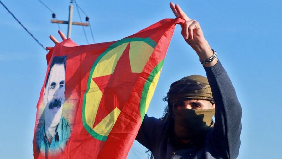 Militan Kurdi mengumumkan gencatan senjata dengan Turki menyusul seruan penting dari pemimpin Partai Pekerja Kurdistan (PKK) yang dipenjara, Abdullah Ocalan, yang meminta kelompok itu membubarkan diri. (Photo by Delil SOULEIMAN / AFP)