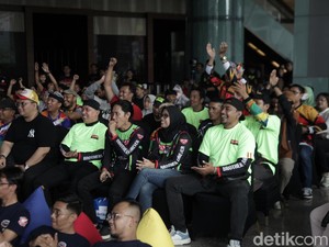 Nobar MotoGP Thailand: Marc Marquez Menang, Penonton Ikut Riang
