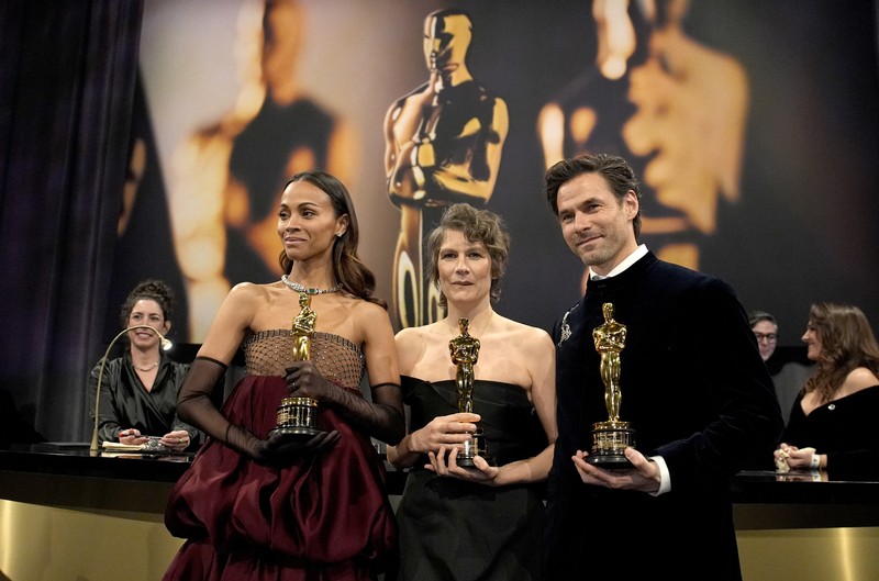 Samantha Quan, from left, winner of the award for best picture for 