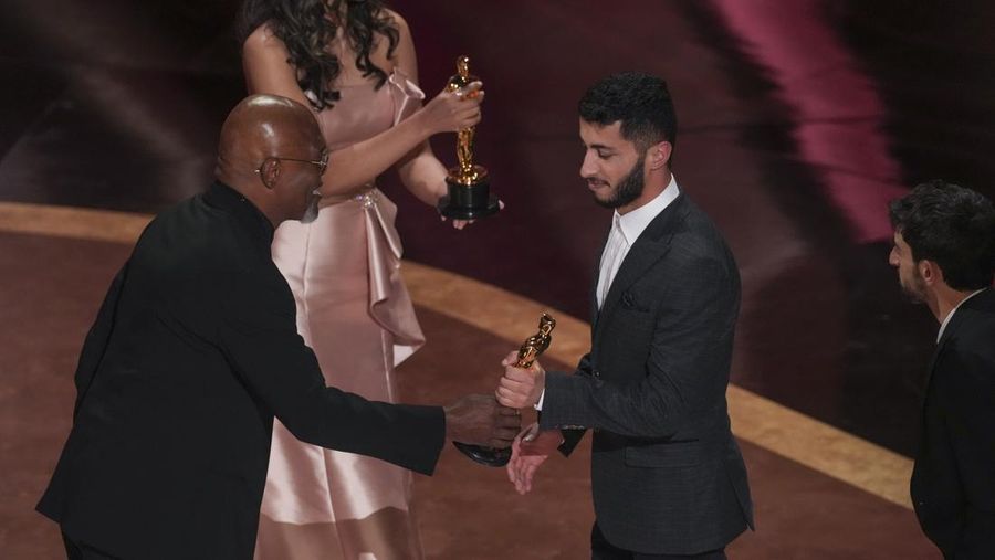 Samantha Quan, from left, winner of the award for best picture for 