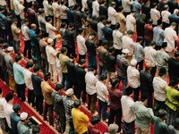 Bacaan Niat Sholat Isya 4 Rakaat Sendiri dan Berjamaah