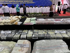 BPOM dan BNN Pamerkan Hasil Penindakan Ganja-Sabu Rp 1 T