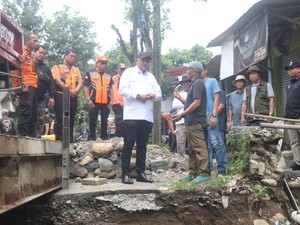 Langkah Cepat Bupati Bogor Perbaiki Jembatan Cipicung yang Ambruk