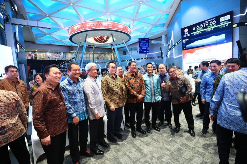 Pelaku Pasar Modal Solid, IHSG Langsung Terbang 4%. (CNBC Indonesia/Wahyu Daniel)