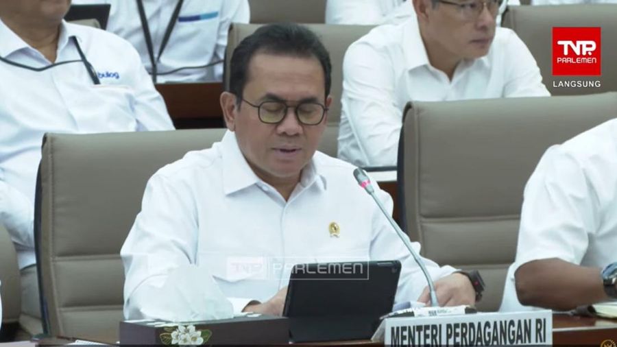 Mendag Budi Santoso saat Raker bersama Komisi VI DPR RI dan Dirut Perum Bulog, Senin (3/3/2025). (Tangkapan Layar Youtube DPR RI)