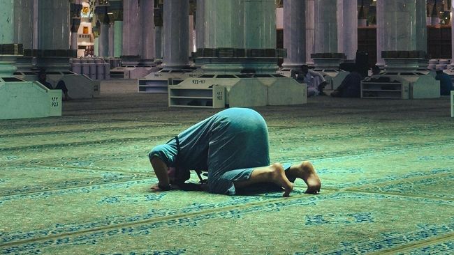 Niat Sholat Magrib Lengkap dengan Tata Caranya