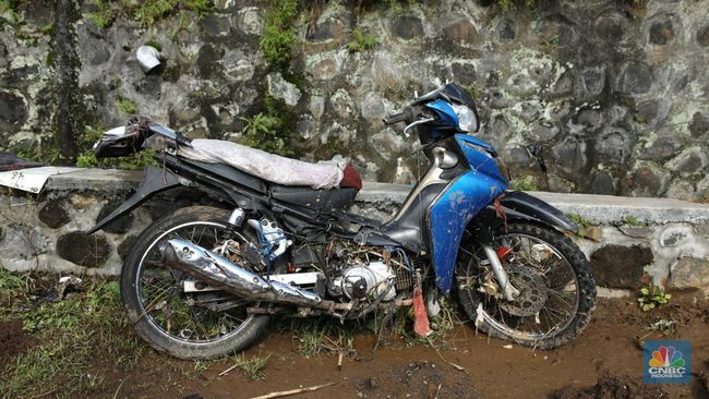 Waspada Jalanan Licin-Petir Saat Mudik, Simak Peringatan Terbaru BMKG