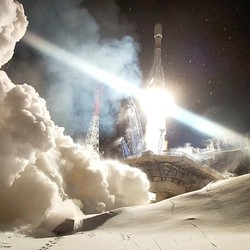 Detik-Detik Rusia Luncurkan Roket Soyuz