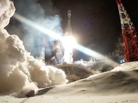 Detik-Detik Rusia Luncurkan Roket Soyuz