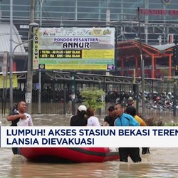 Video: Akses ke Stasiun Bekasi Lumpuh Akibat Banjir