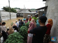 Banjir Depok dan Tangsel, Rumah Warga Sampai Jebol