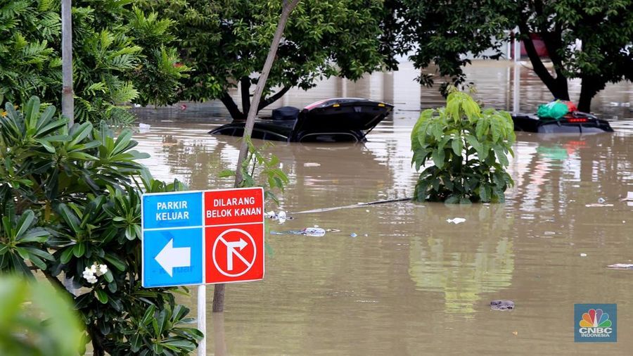 Banjir Kawasan Mall Hypermat Bekasi (CNBC Indonesia/Tias Budiarto)