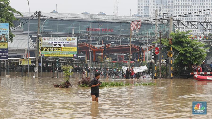 Banjir Stasiun Bekasi. (CNBC Indonesia Tias Budiarto)