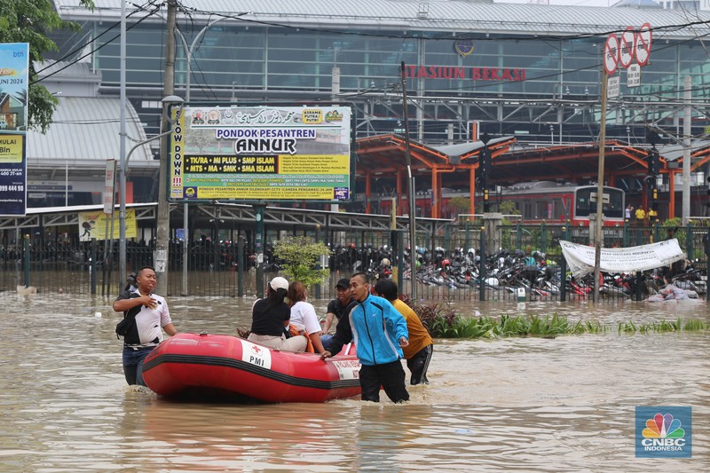 Banjir Stasiun Bekasi. (CNBC Indonesia Tias Budiarto) Banjir Stasiun Bekasi. (CNBC Indonesia Tias Budiarto)