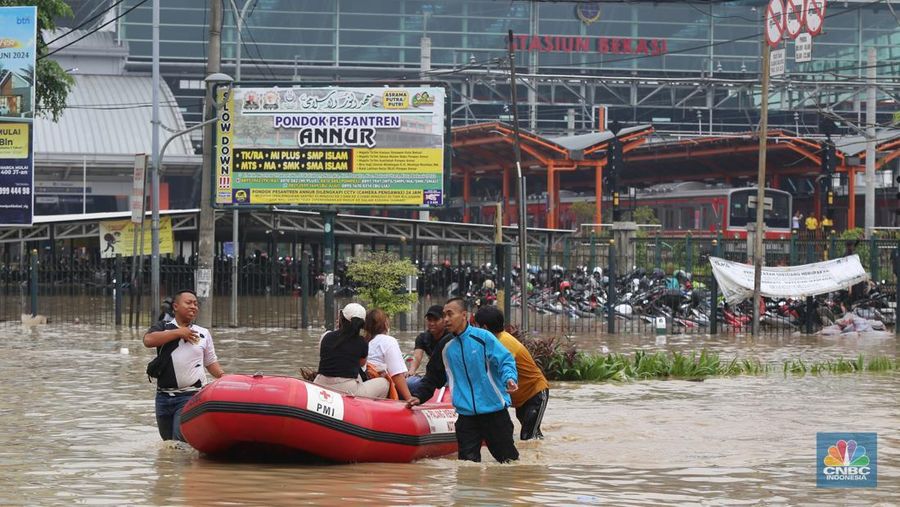 Banjir Stasiun Bekasi. (CNBC Indonesia Tias Budiarto)