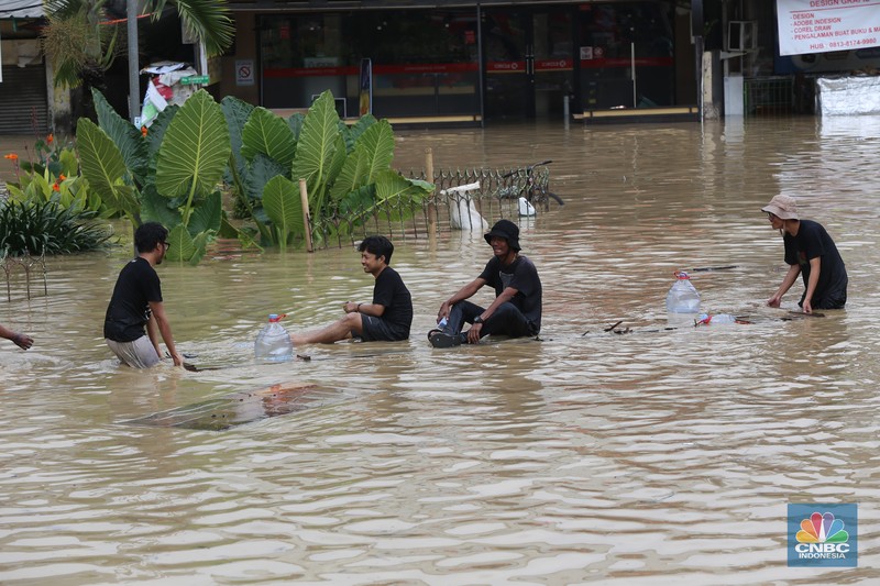 Banjir Stasiun Bekasi. (CNBC Indonesia Tias Budiarto) Banjir Stasiun Bekasi. (CNBC Indonesia Tias Budiarto)