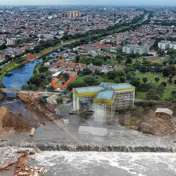 4 Sungai Penyumbang Banjir Kepung Bekasi