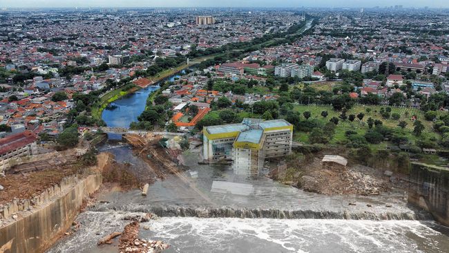 4 Sungai Penyumbang Banjir Kepung Bekasi