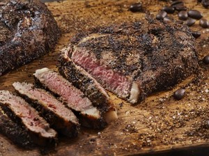 Bubuk Kopi Bisa Jadi Bumbu Baluran yang Bikin Steak Juicy
