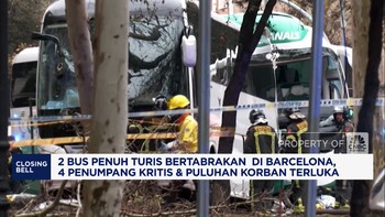 Video: 2 Bus Penuh Turis Bertabrakan di Barcelona