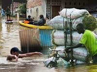 Waspada Penyakit yang Sering Muncul Saat Banjir, Ini Pencegahannya