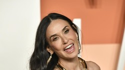 Rahasia Rambut Panjang dan Sehat Demi Moore di Usia 62 Tahun: Jarang Keramas