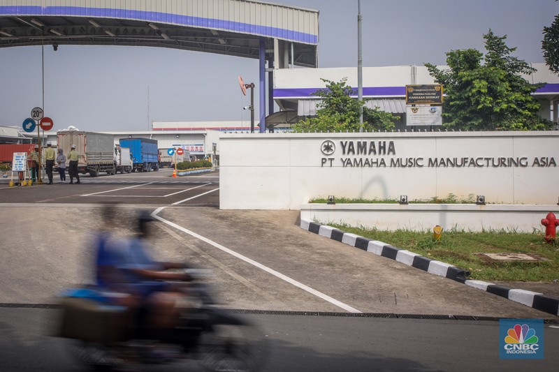 Gedung PT Yamaha Music Manufacturing Asia (YMMA), Kawasan Industri MM2100, Cikarang Barat, Kabupaten Bekasi, Jawa Barat, Selasa (4/3/2025). (CNBC Indonesia/Faisal Rahman)