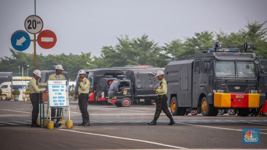 Gedung PT Yamaha Music Manufacturing Asia (YMMA), Kawasan Industri MM2100, Cikarang Barat, Kabupaten Bekasi, Jawa Barat, Selasa (4/3/2025). (CNBC Indonesia/Faisal Rahman)