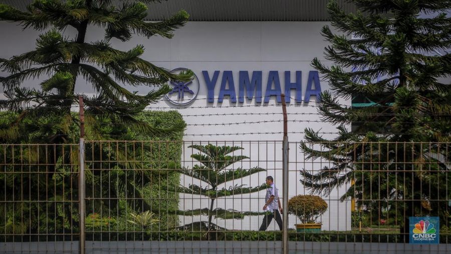 Gedung PT Yamaha Music Manufacturing Asia (YMMA), Kawasan Industri MM2100, Cikarang Barat, Kabupaten Bekasi, Jawa Barat, Selasa (4/3/2025). (CNBC Indonesia/Faisal Rahman)