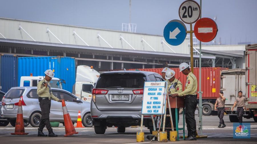 Gedung PT Yamaha Music Manufacturing Asia (YMMA), Kawasan Industri MM2100, Cikarang Barat, Kabupaten Bekasi, Jawa Barat, Selasa (4/3/2025). (CNBC Indonesia/Faisal Rahman)