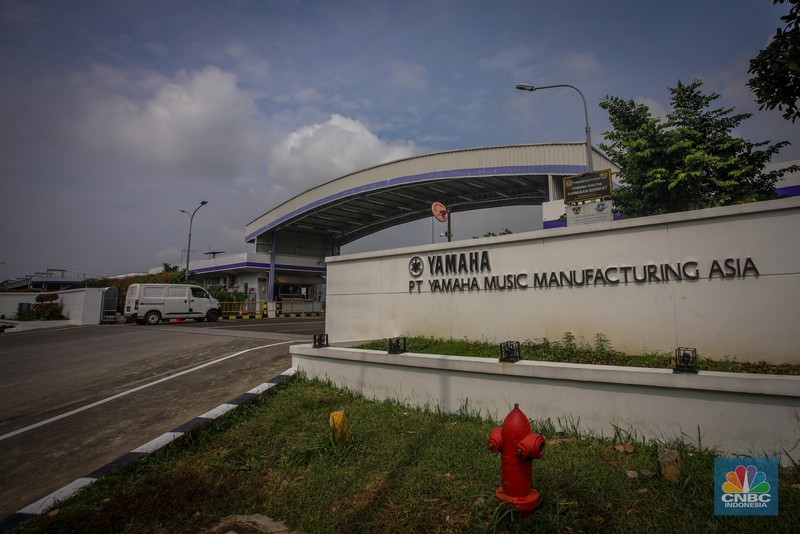 Gedung PT Yamaha Music Manufacturing Asia (YMMA), Kawasan Industri MM2100, Cikarang Barat, Kabupaten Bekasi, Jawa Barat, Selasa (4/3/2025). (CNBC Indonesia/Faisal Rahman)