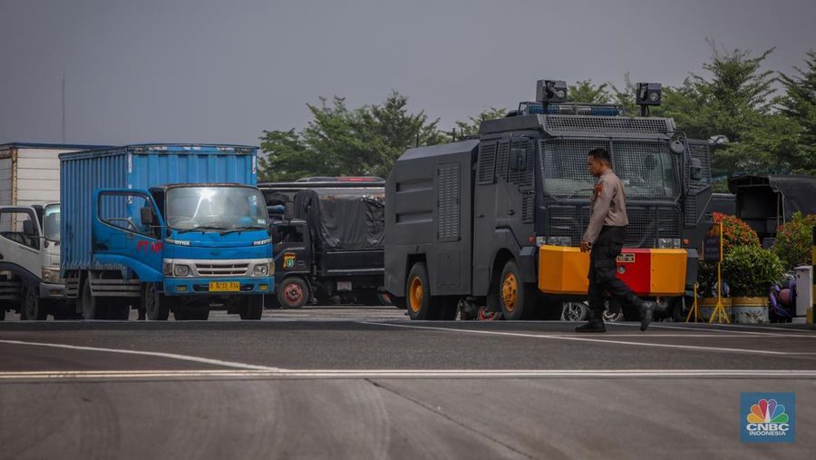 Gedung PT Yamaha Music Manufacturing Asia (YMMA), Kawasan Industri MM2100, Cikarang Barat, Kabupaten Bekasi, Jawa Barat, Selasa (4/3/2025). (CNBC Indonesia/Faisal Rahman)