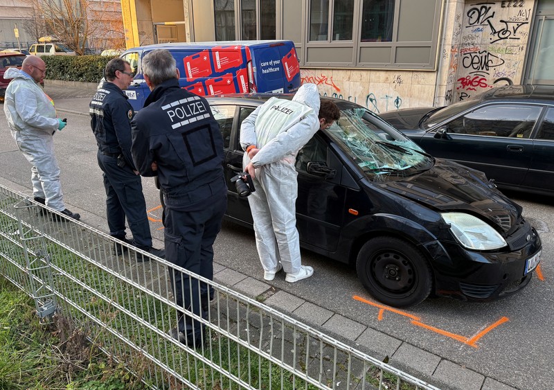 GERMANY-SECURITY/ Mobil tabrak kerumunan warga di Jerman. REUTERS/Heiko Becker