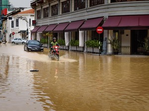 Warga Desa di Tanah Abang PALI Terancam Terisolasi karena Sungai Lematang Naik
