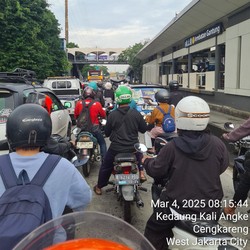 Kali Meluap, Daan Mogot Macet Parah