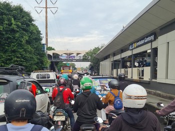Kali Meluap, Daan Mogot Macet Parah