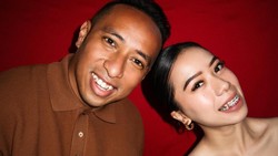 Gombal Versi Cewek dari Jentik Manis Lewat Lagu Ngemil