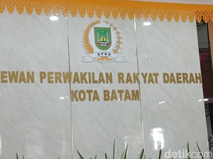 Pemkot Batam Anggarkan 4 Mobil Dinas Pimpinan DPRD senilai Rp 3,6 Miliar