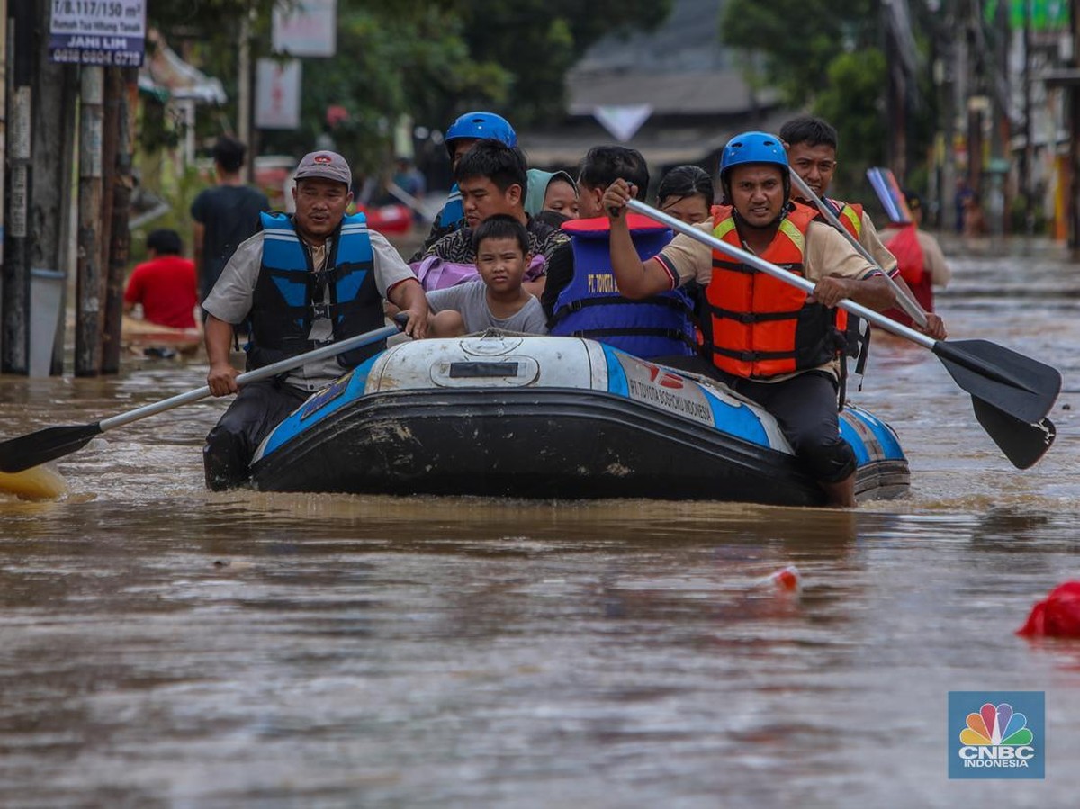 BMKG Peringatkan Hujan Ekstrem dan Angin Kencang, Waspadai Banjir dan Longsor