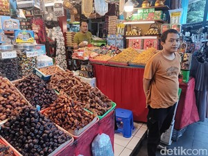 Omzet Melesat, Pedagang Kurma Tanah Abang: Numpuk Untung buat Setahun