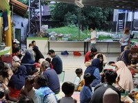 Bapanas Salurkan Bantuan Beras Untuk Korban Banjir
